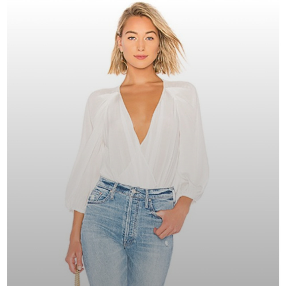 BCBGMAXAZRIA 100% silk off white 3/4 sleeve v neck bodysuit top